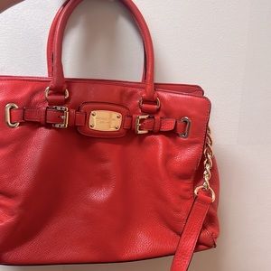 Michael Kors-Handbag/Shoulder bag
Orange/Red -great condition